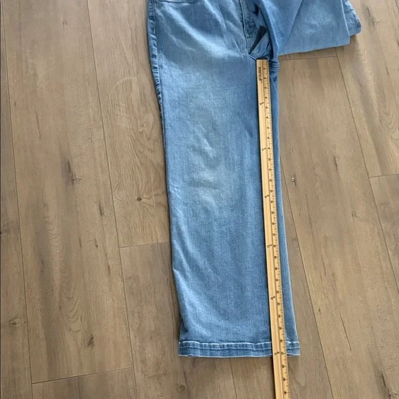NYDJ Women's Wide Leg Medium Wash Jeans Size 12 Stretch Casual - Picture 11 of 13